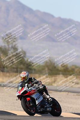 media/Dec-01-2025-Moto Forza (Mon) [[2daa91e15f]]/3-Beginner Group/Session 3 (Turn 3)/